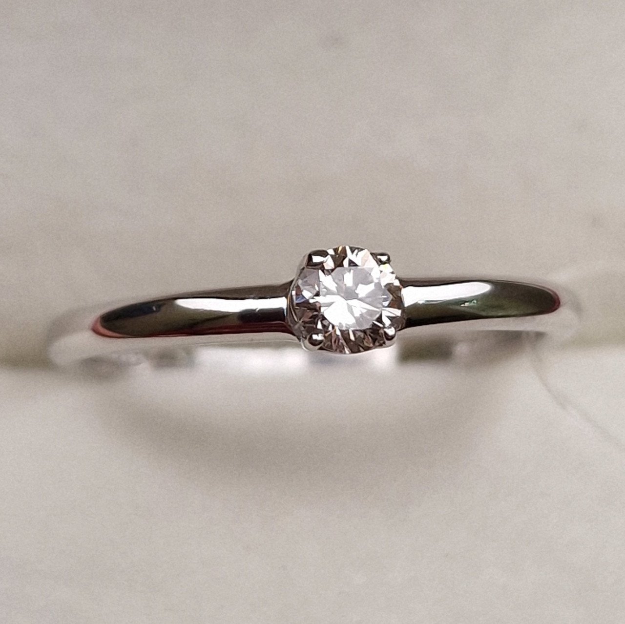Кольцо Deimantas 98703313 17р 1,35гр 0,17ct. купить,NaN