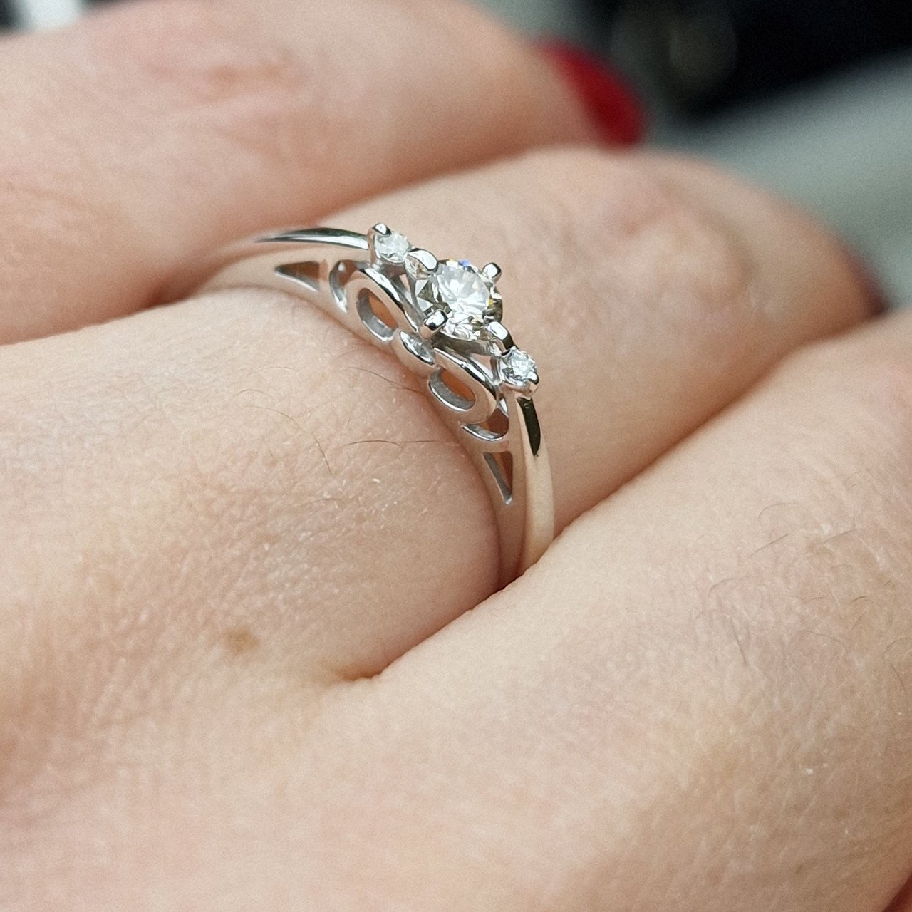 Кольцо Deimantas 98703310 18р 1,76гр 0,19ct. купить,NaN