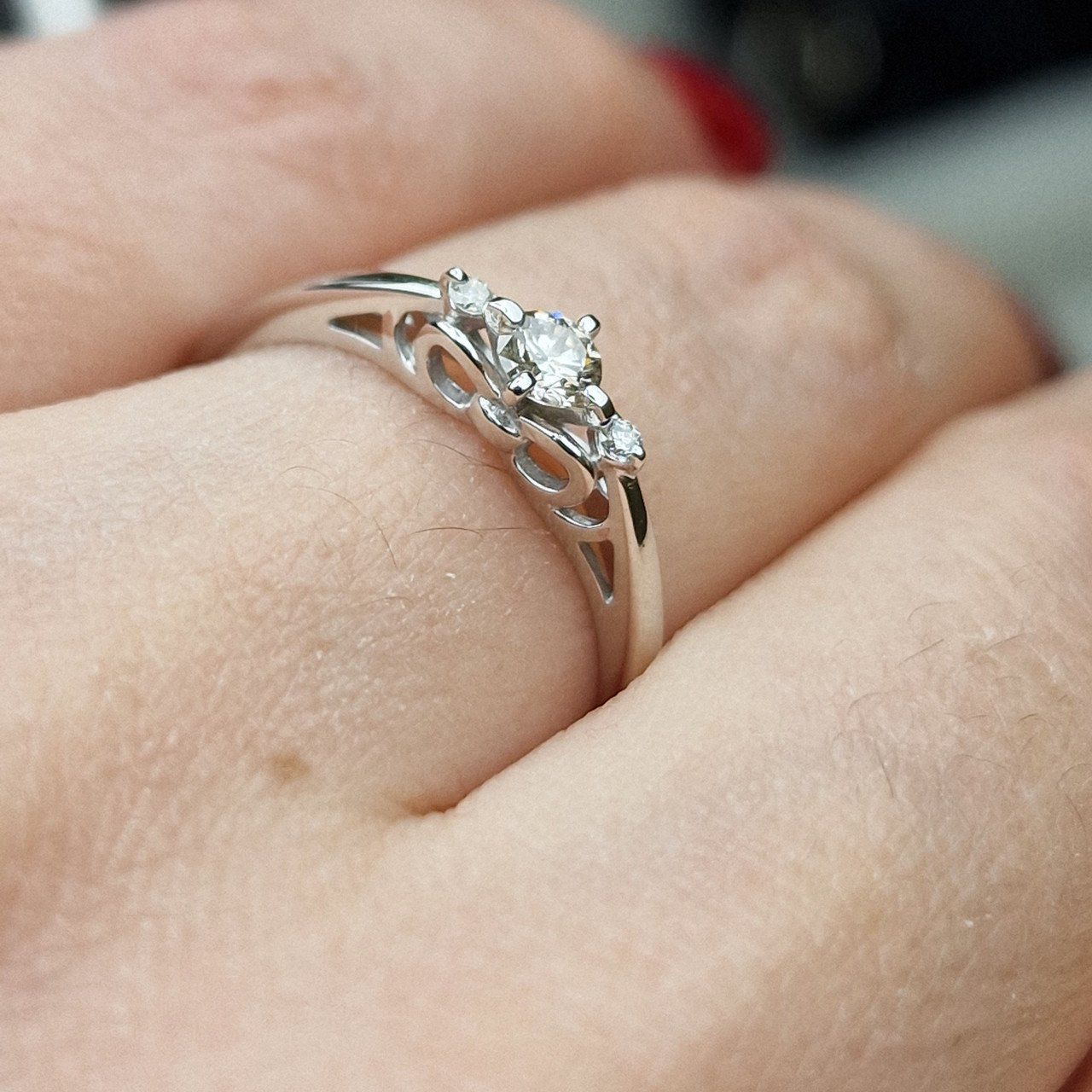 Кольцо Deimantas 98703310 18р 1,76гр 0,19ct. купить,NaN
