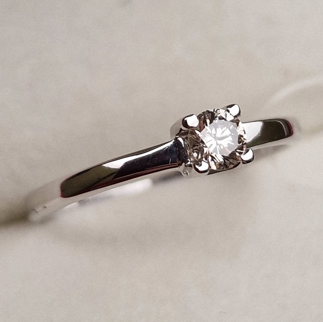 Кольцо Deimantas 98703311 16р 1,28гр 0,17ct. купить,NaN
