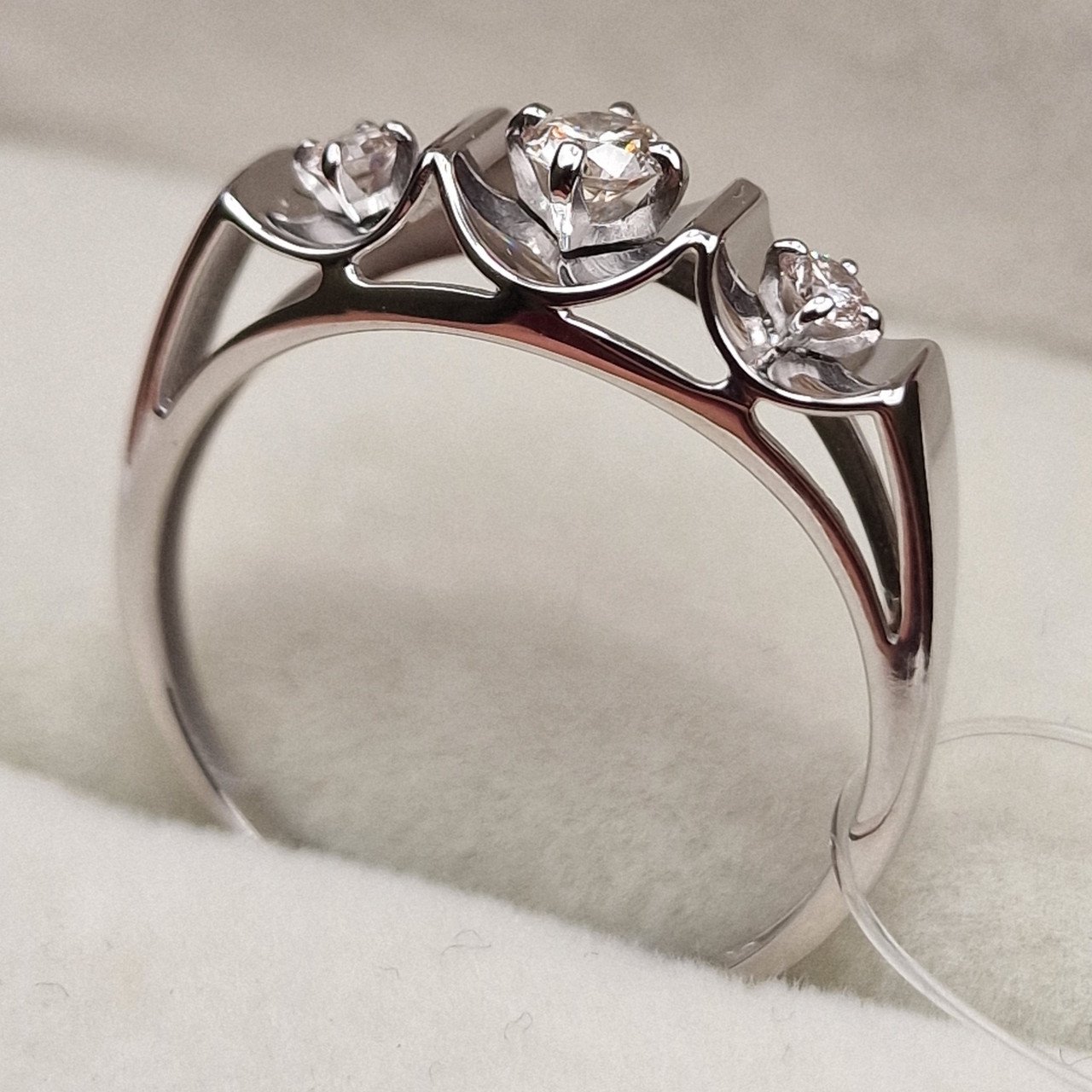 Кольцо Deimantas 98703315 18,5р 1,85гр 0,27ct. купить,NaN