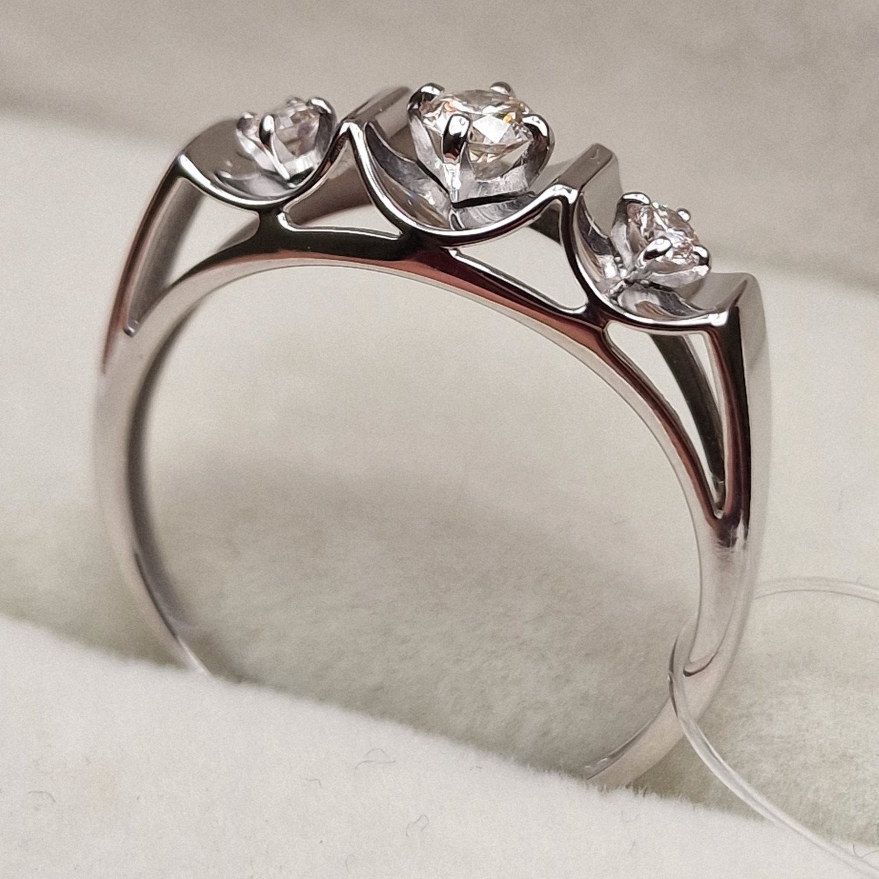 Кольцо Deimantas 98703315 18,5р 1,85гр 0,27ct. купить,NaN