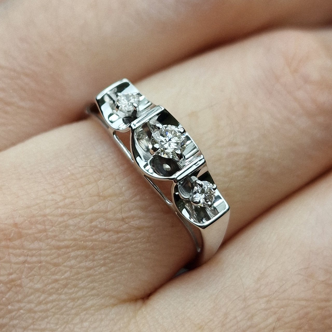 Кольцо Deimantas 98703315 18,5р 1,85гр 0,27ct. купить,NaN