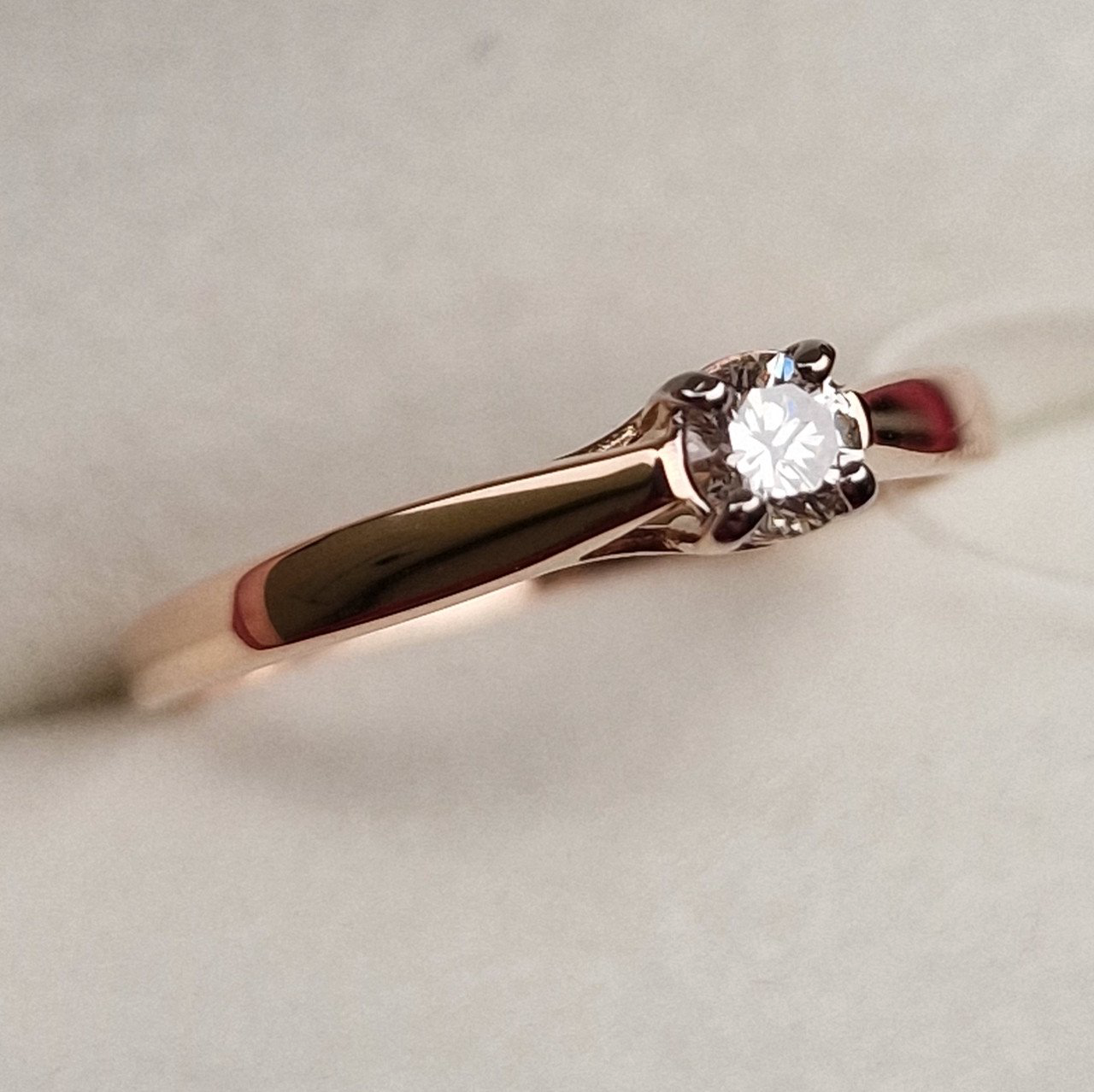 Кольцо Deimantas 98703320 17р 1,39гр 0,17ct. купить,NaN