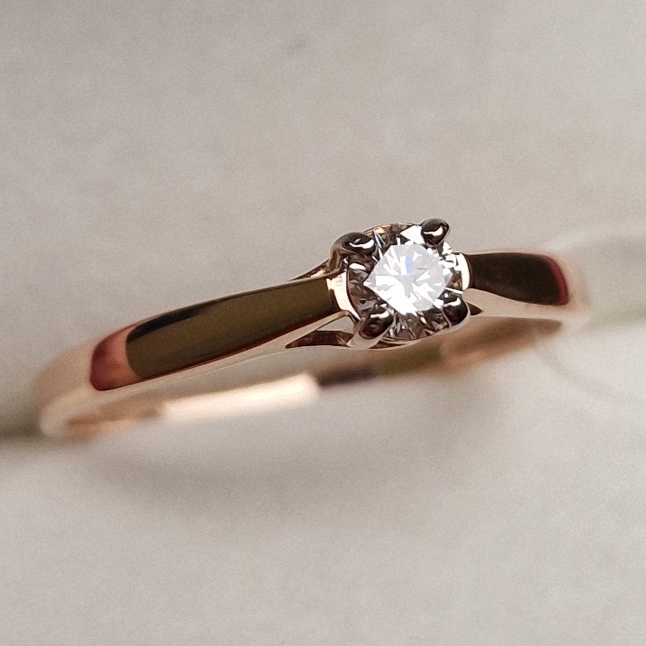 Кольцо Deimantas 98703320 17р 1,39гр 0,17ct. купить,NaN