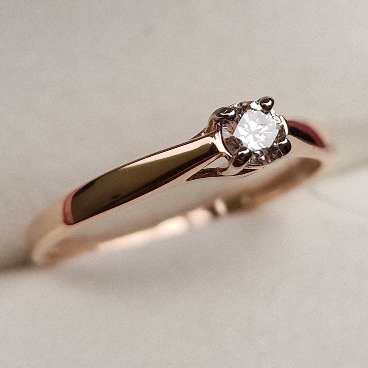 Кольцо Deimantas 98703320 17р 1,39гр 0,17ct. купить,NaN