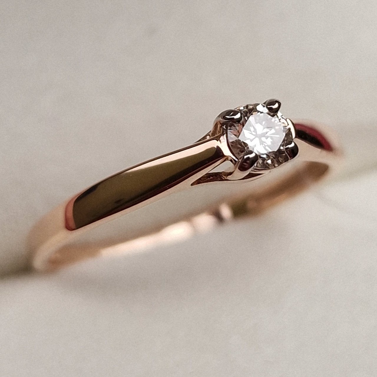 Кольцо Deimantas 98703320 17р 1,39гр 0,17ct. купить,NaN
