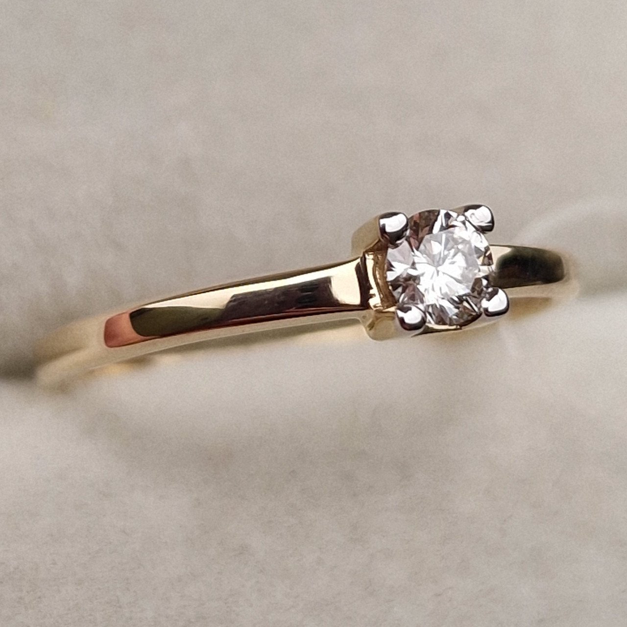 Кольцо Deimantas 98703319 16р 1,33гр 0,16ct. купить,NaN