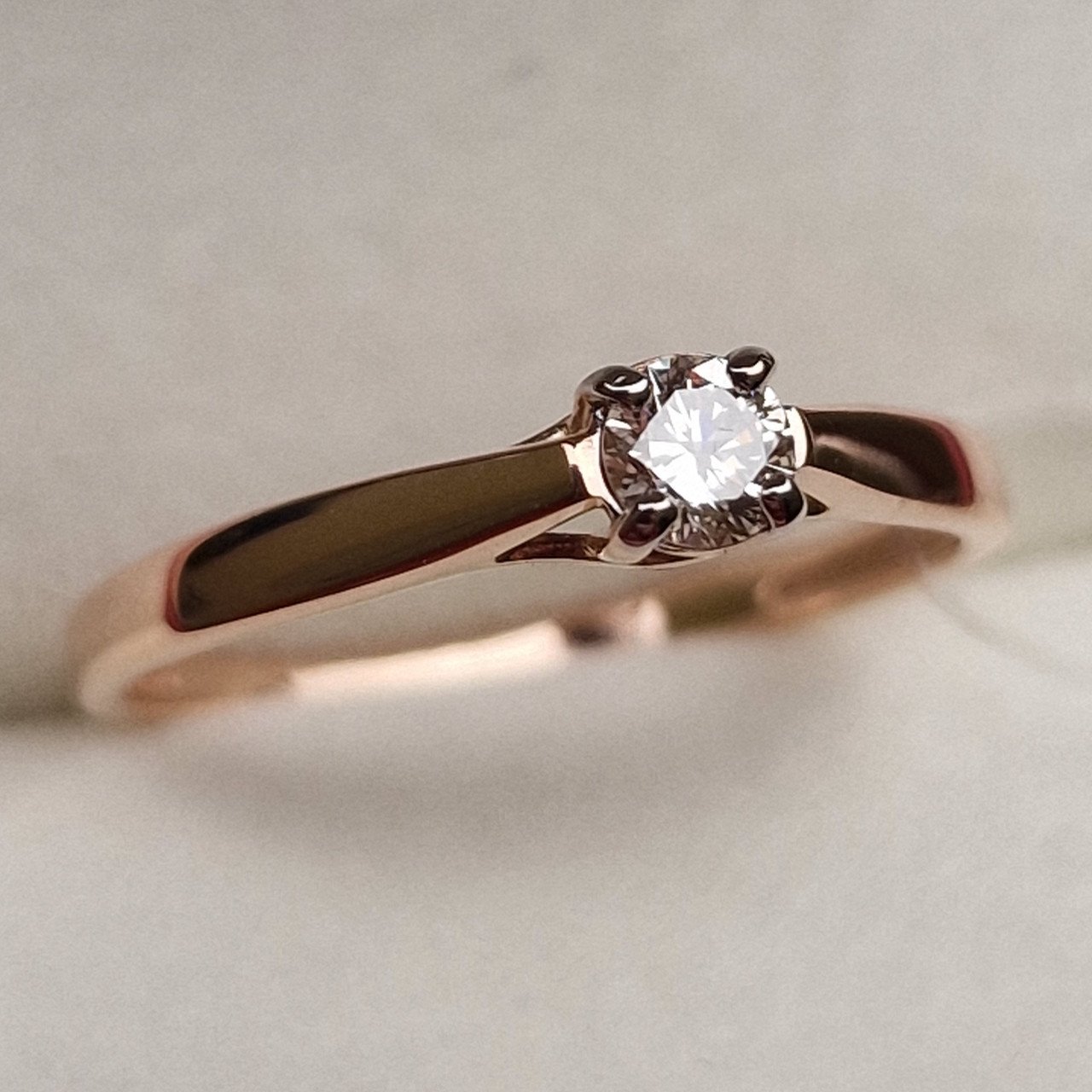 Кольцо Deimantas 98703320 17р 1,39гр 0,17ct. купить,NaN