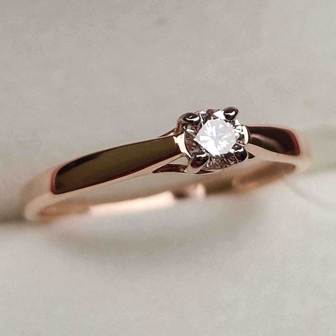 Кольцо Deimantas 98703320 17р 1,39гр 0,17ct. купить,NaN