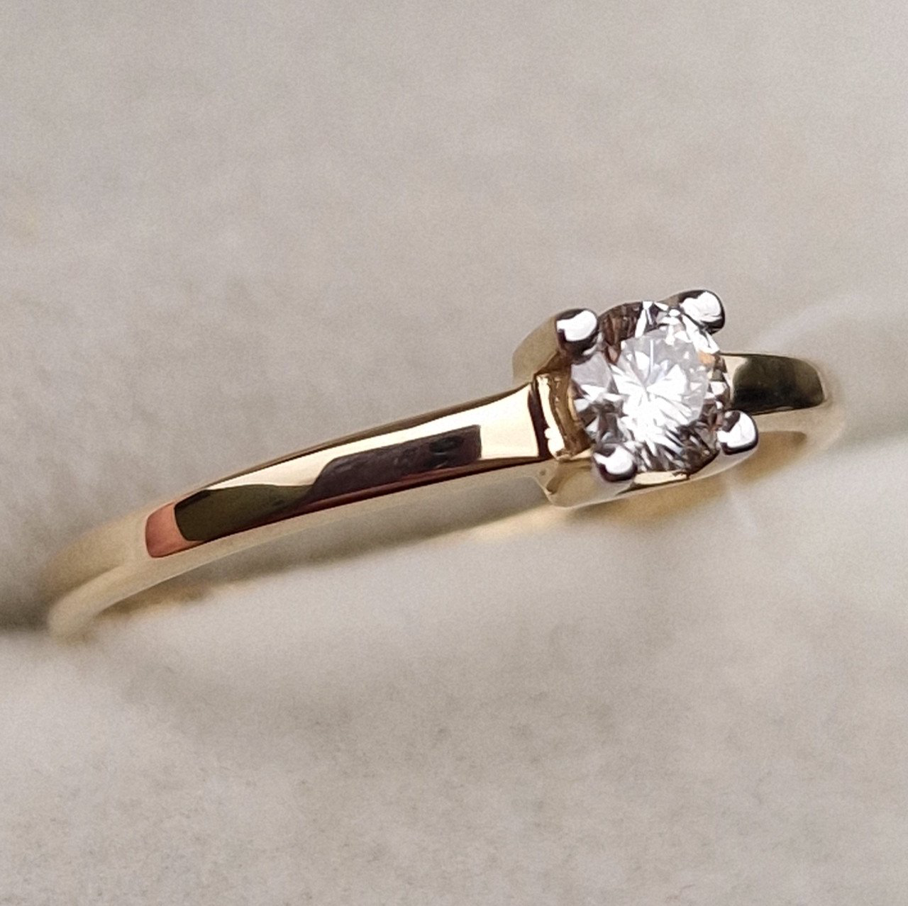 Кольцо Deimantas 98703319 16р 1,33гр 0,16ct. купить,NaN