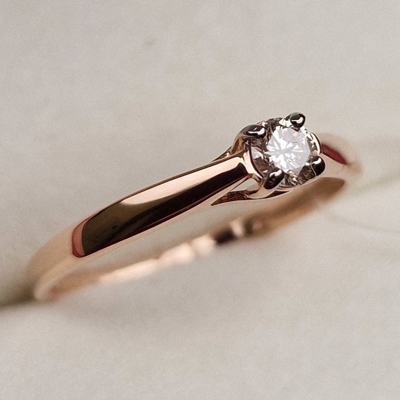Кольцо Deimantas 98703320 17р 1,39гр 0,17ct. купить,NaN