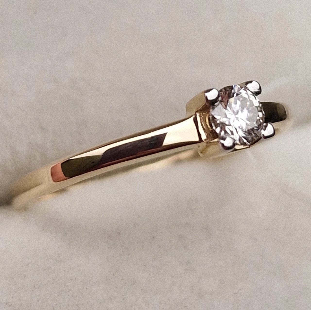 Кольцо Deimantas 98703319 16р 1,33гр 0,16ct. купить,NaN