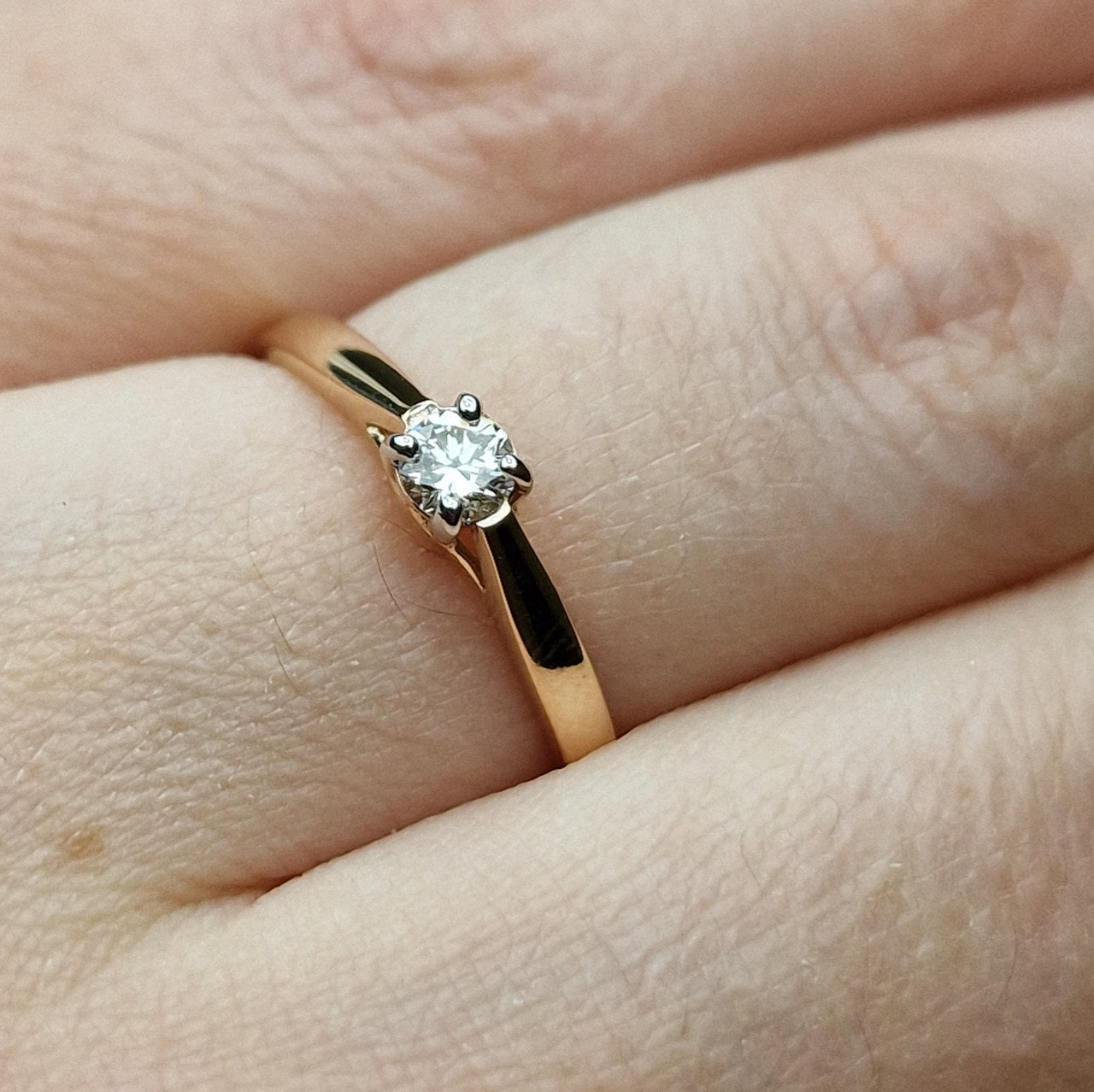 Кольцо Deimantas 98703320 17р 1,39гр 0,17ct. купить,NaN