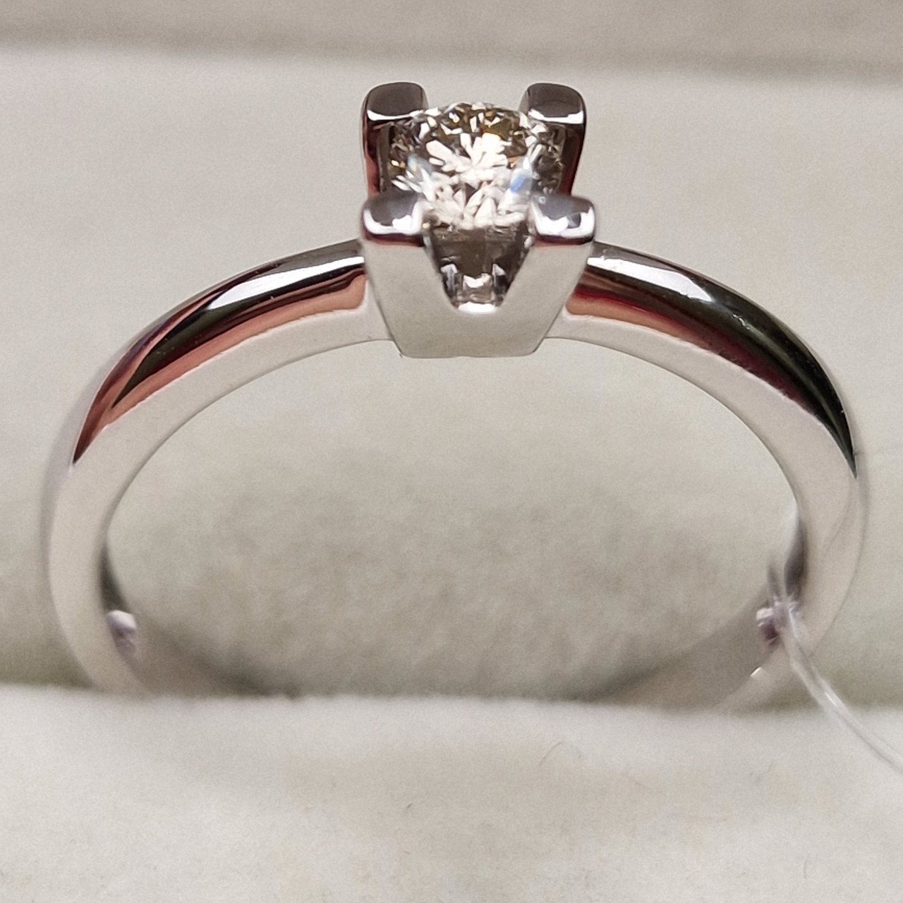 Кольцо Deimantas 98703321 18,5р 2,83гр 0,26ct. купить,NaN