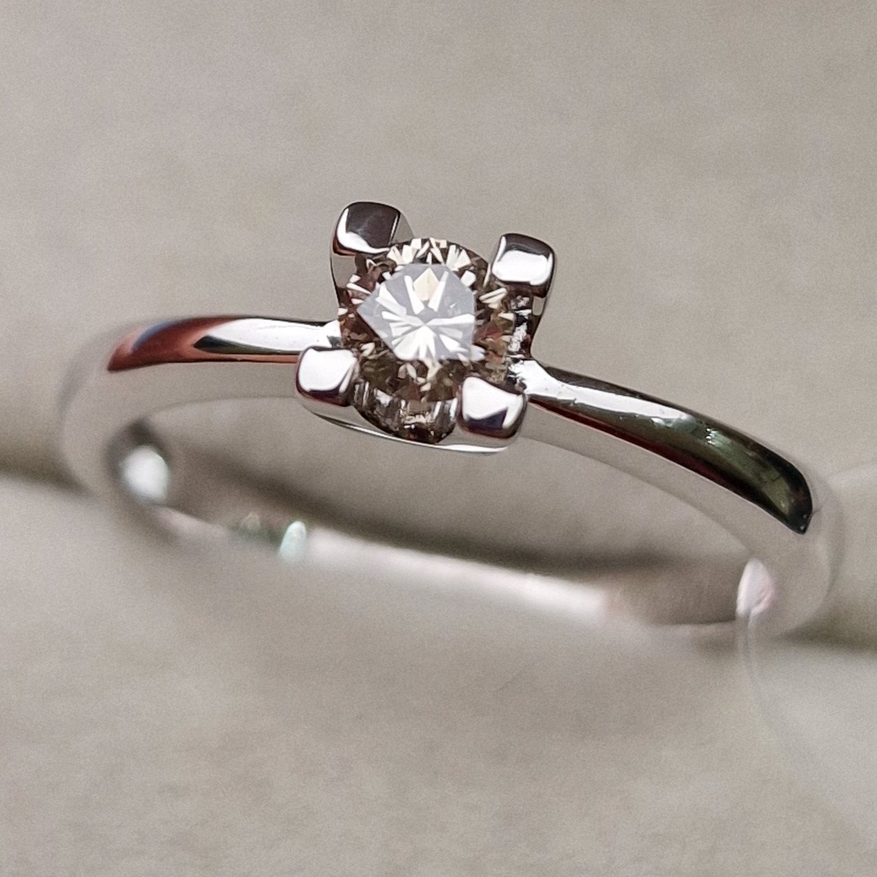 Кольцо Deimantas 98703321 18,5р 2,83гр 0,26ct. купить,NaN