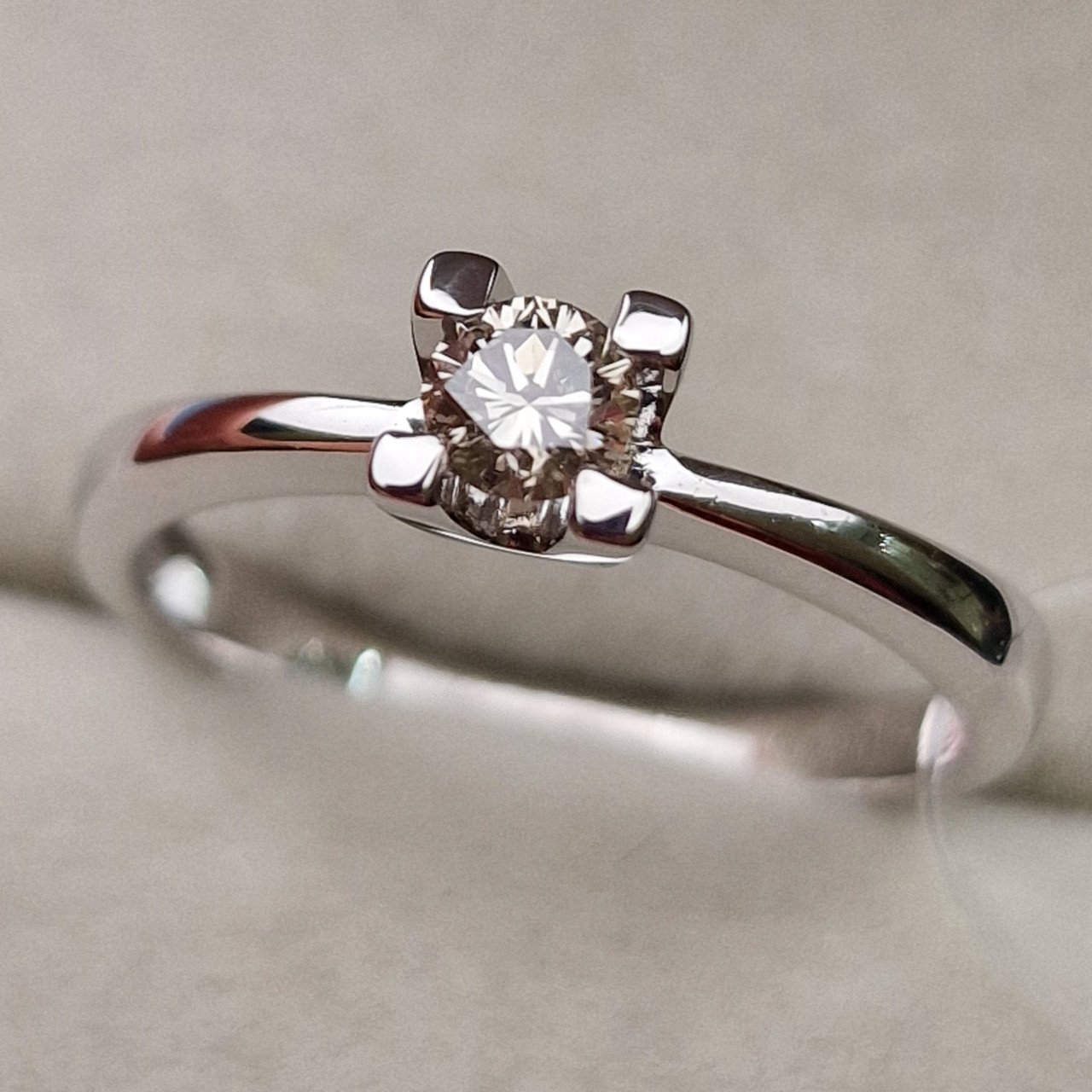 Кольцо Deimantas 98703321 18,5р 2,83гр 0,26ct. купить,NaN