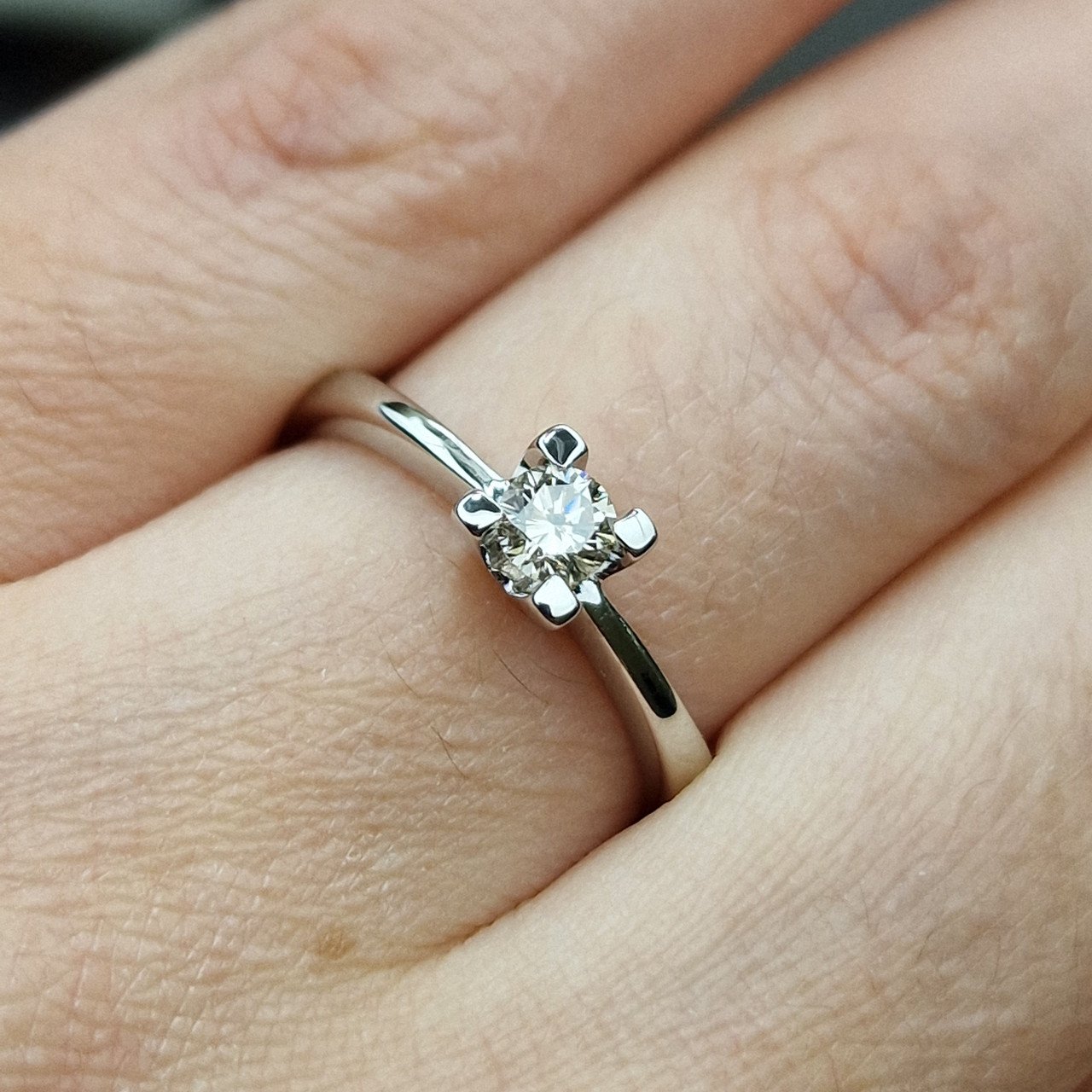 Кольцо Deimantas 98703321 18,5р 2,83гр 0,26ct. купить,NaN