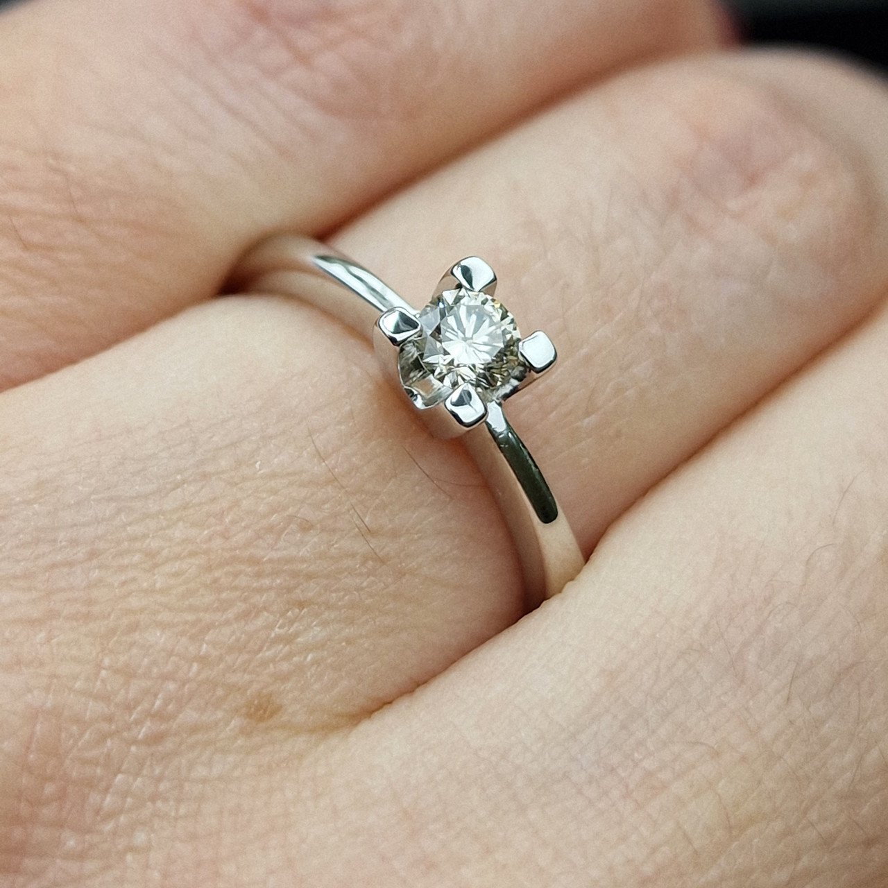 Кольцо Deimantas 98703321 18,5р 2,83гр 0,26ct. купить,NaN