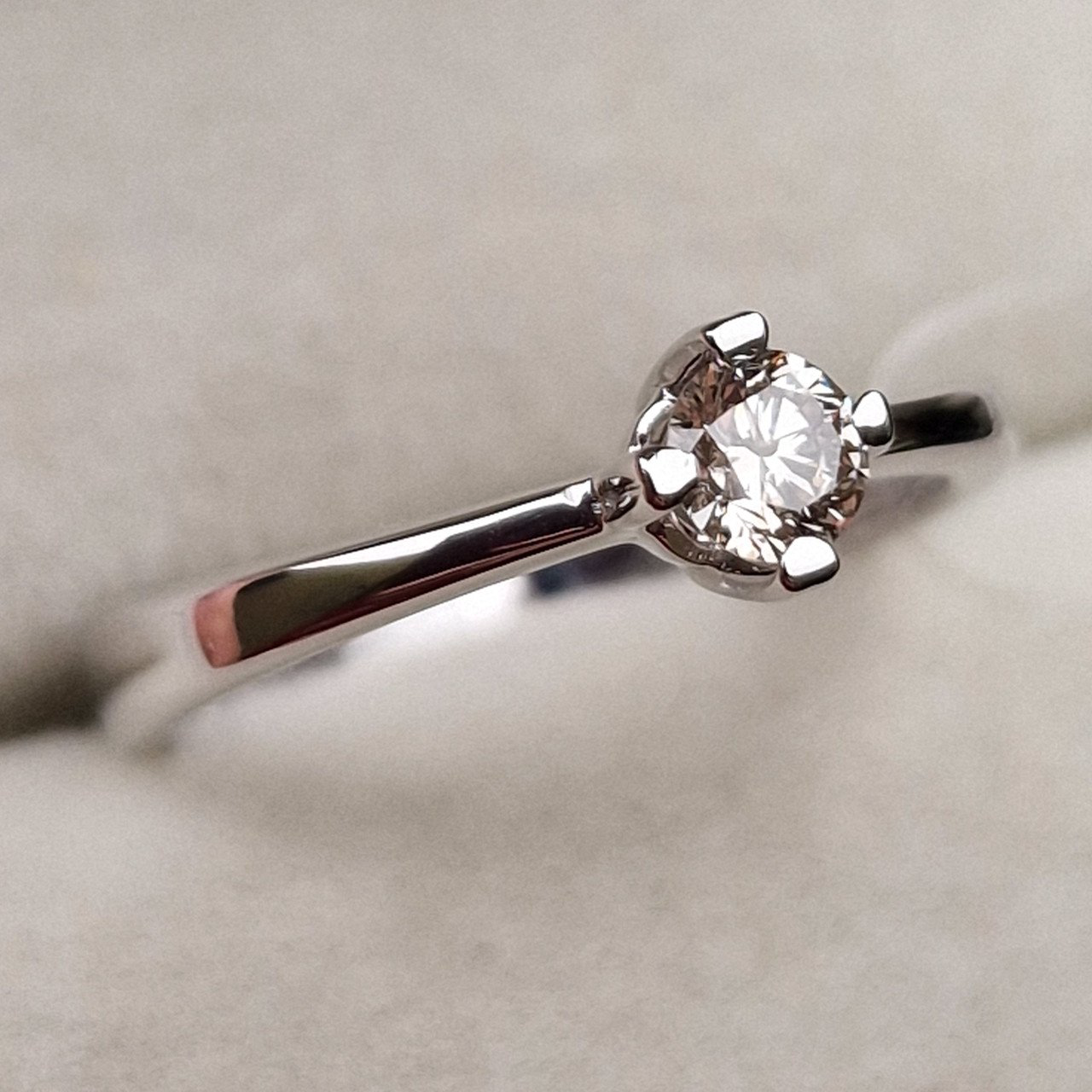 Кольцо Deimantas 98703326 17р 2,3гр 0,24ct. купить,NaN