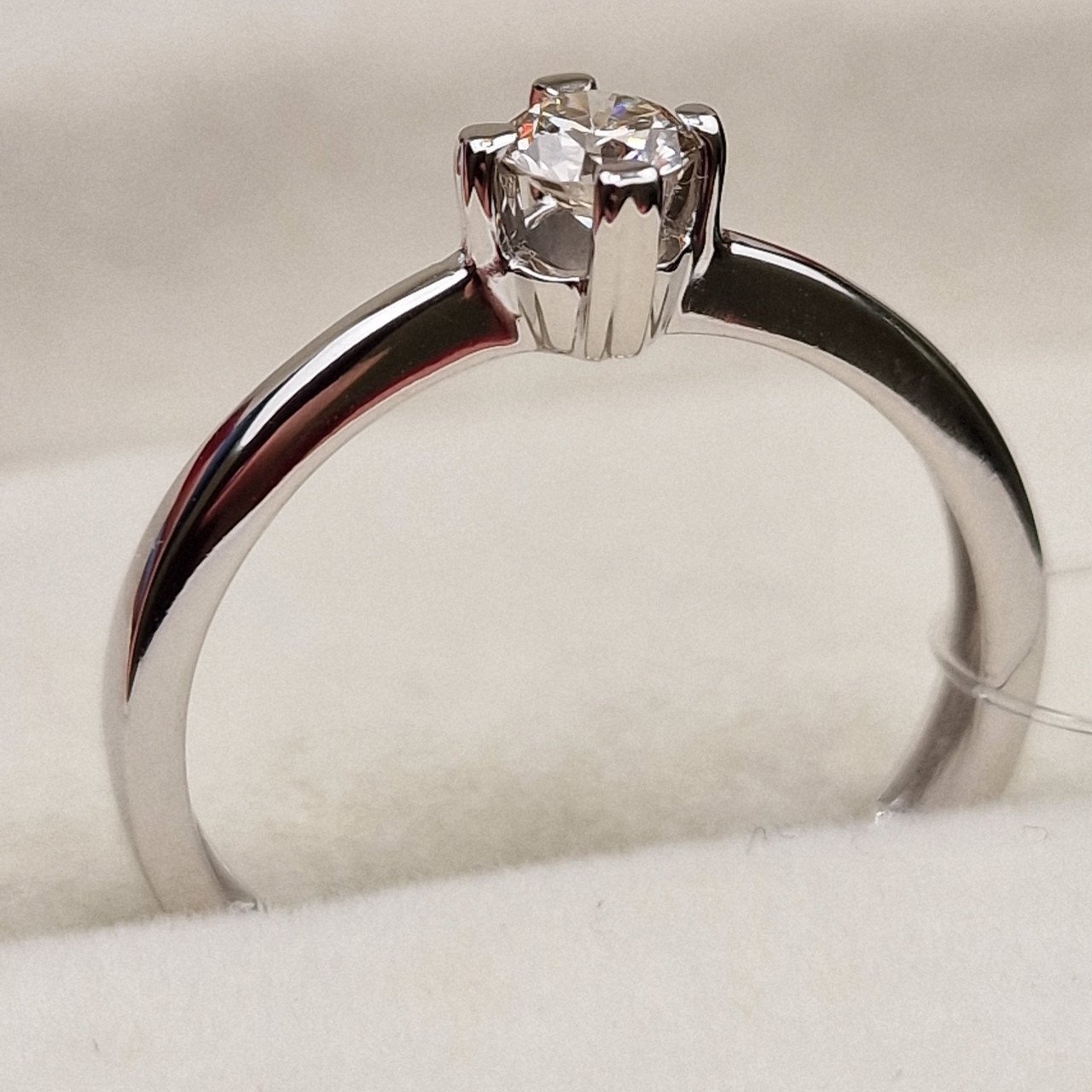 Кольцо Deimantas 98703326 17р 2,3гр 0,24ct. купить,NaN