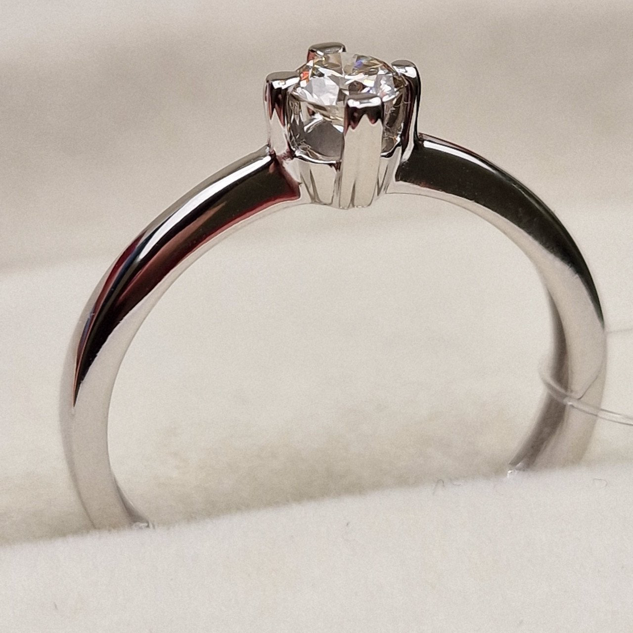 Кольцо Deimantas 98703326 17р 2,3гр 0,24ct. купить,NaN