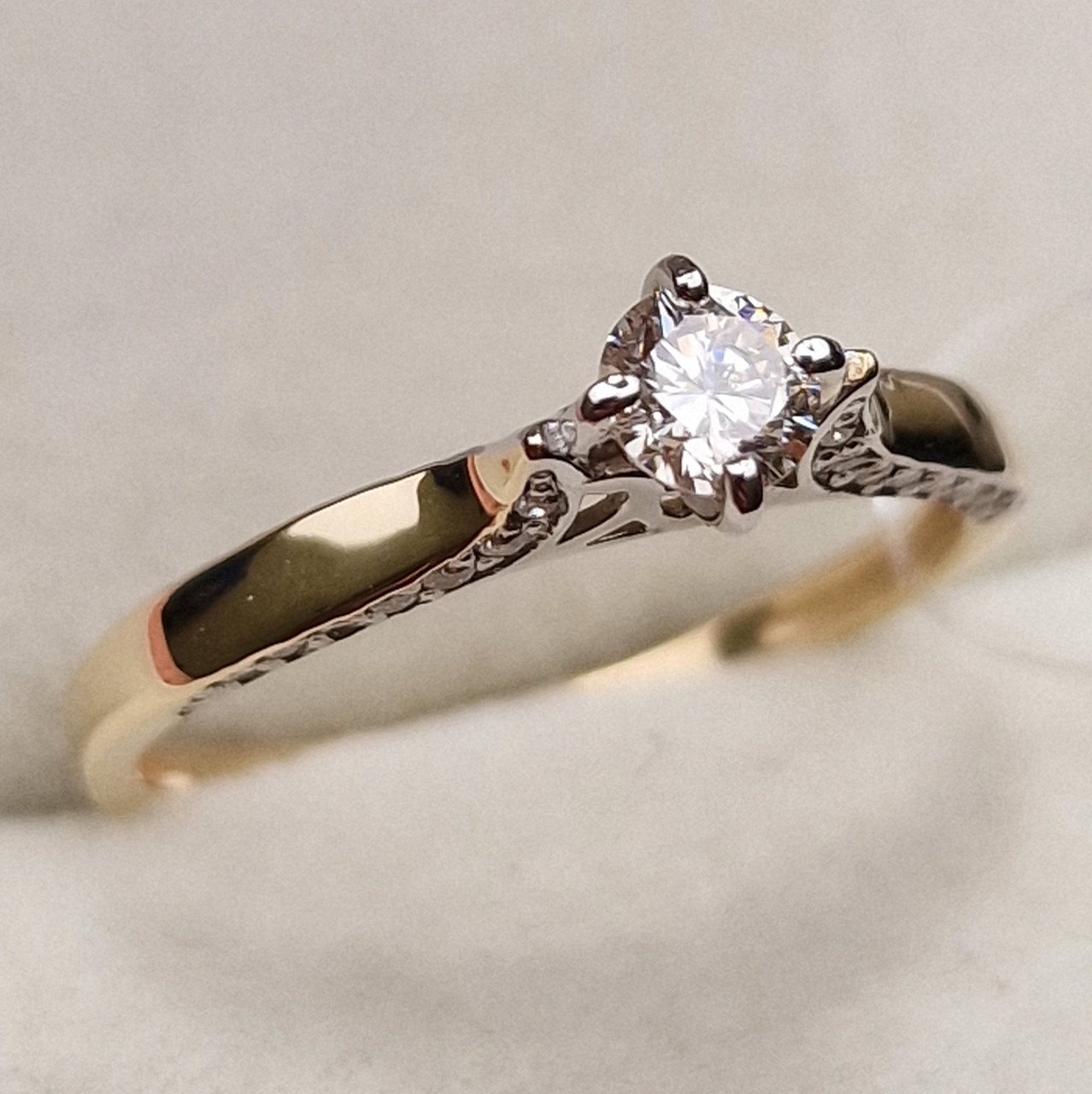 Кольцо Deimantas 98703328 17р 1,55гр 0,38ct. купить,NaN