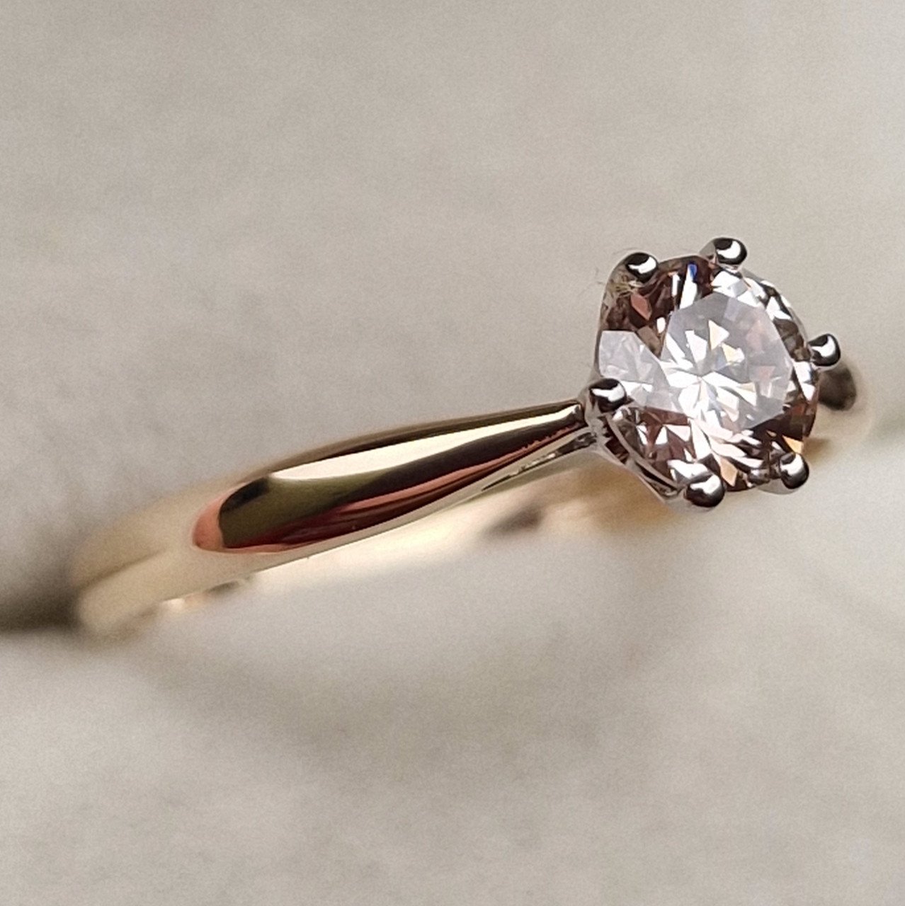 Кольцо Deimantas 98703330 17р 1,63гр 0,54ct. купить,NaN