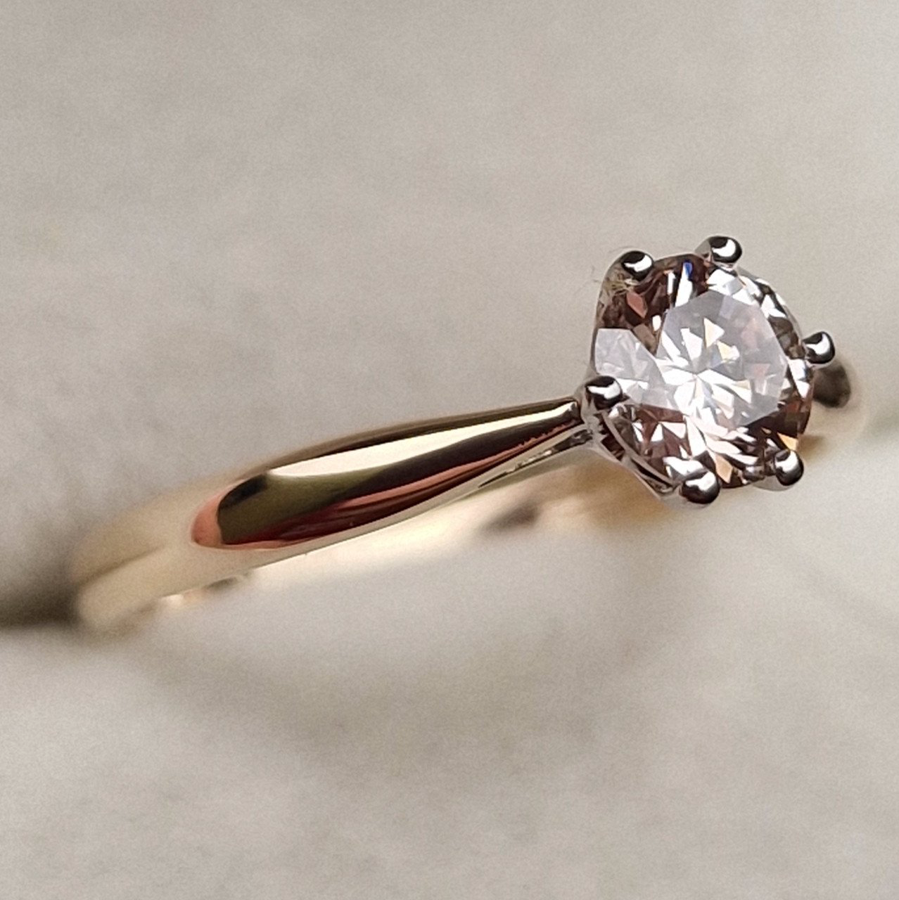 Кольцо Deimantas 98703330 17р 1,63гр 0,54ct. купить,NaN