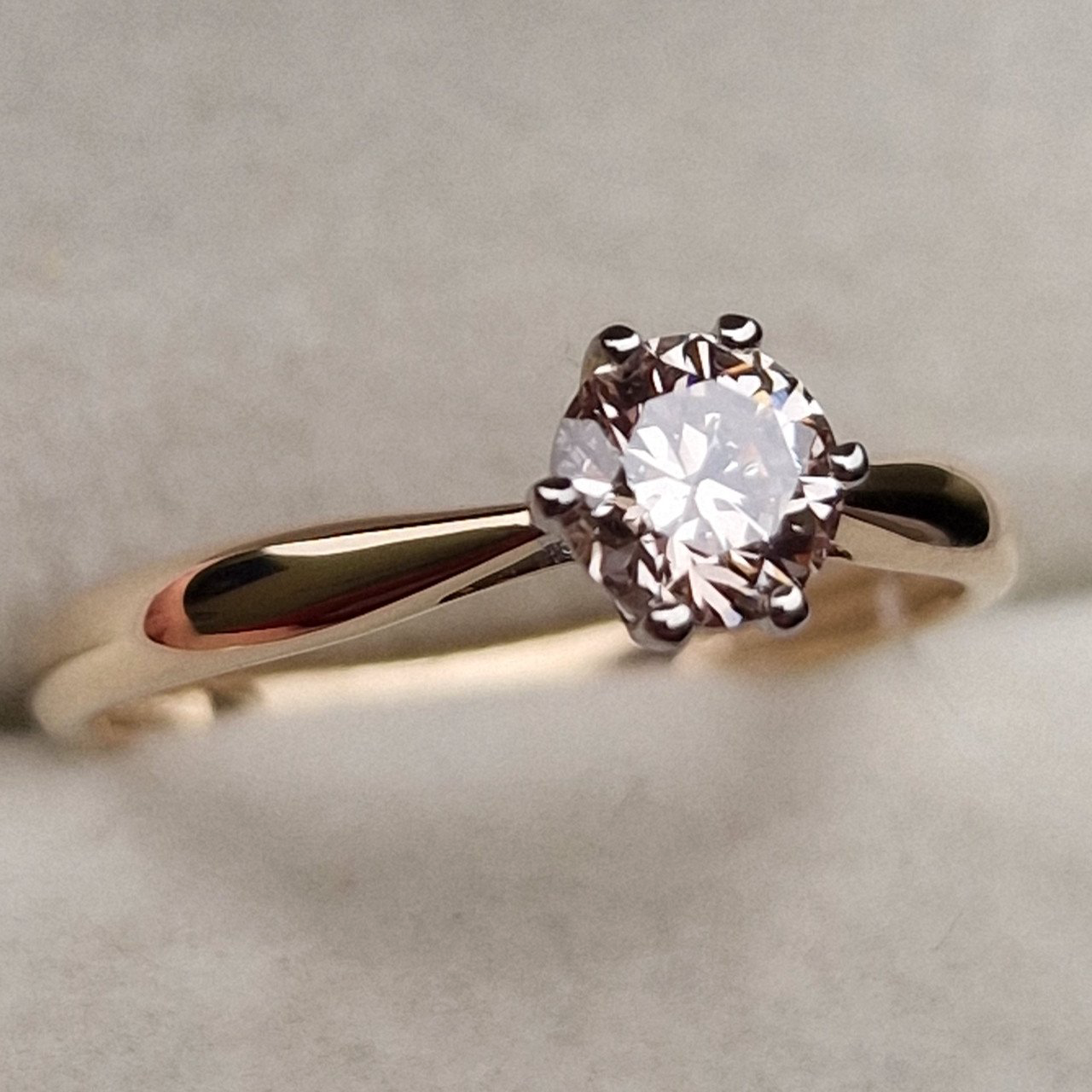 Кольцо Deimantas 98703330 17р 1,63гр 0,54ct. купить,NaN
