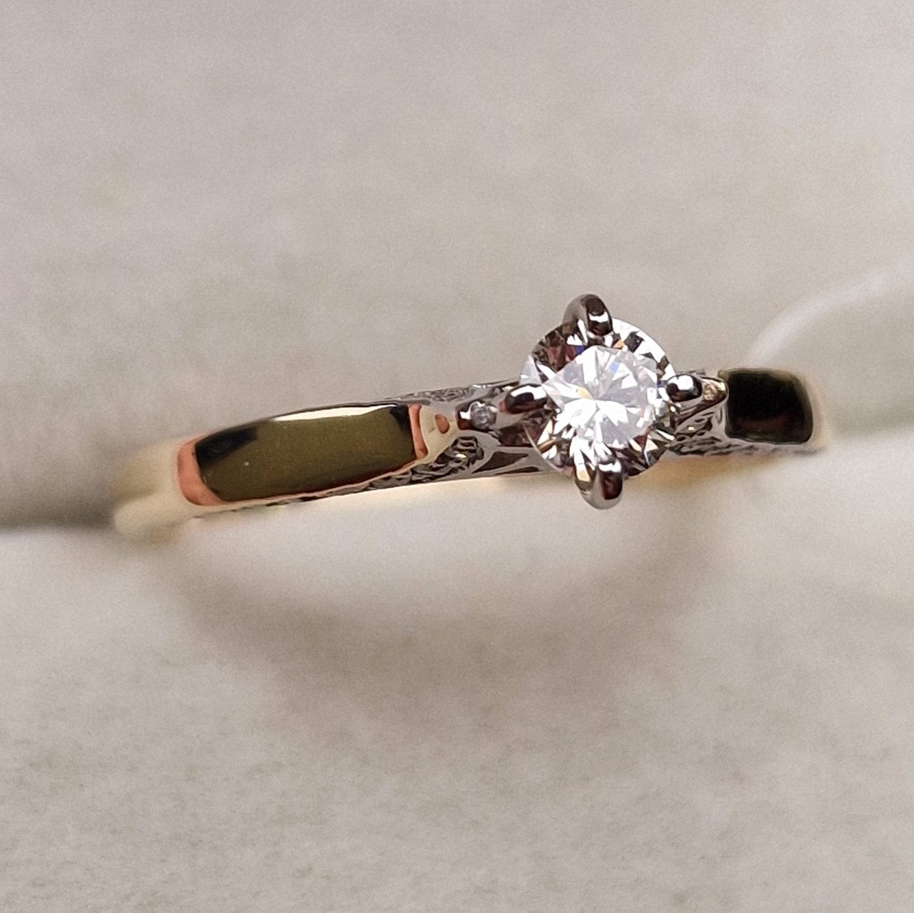 Кольцо Deimantas 98703328 17р 1,55гр 0,38ct. купить,NaN