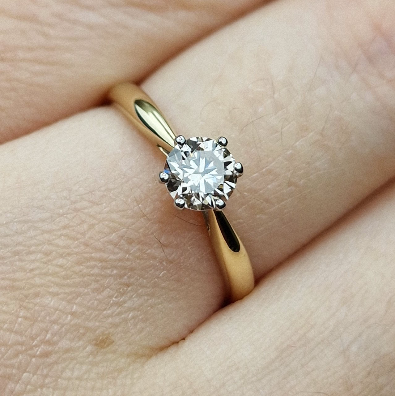 Кольцо Deimantas 98703330 17р 1,63гр 0,54ct. купить,NaN