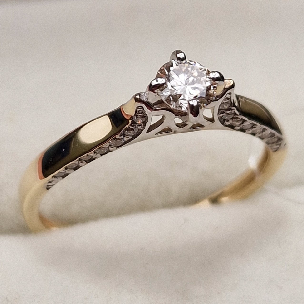 Кольцо Deimantas 98703328 17р 1,55гр 0,38ct. купить,NaN