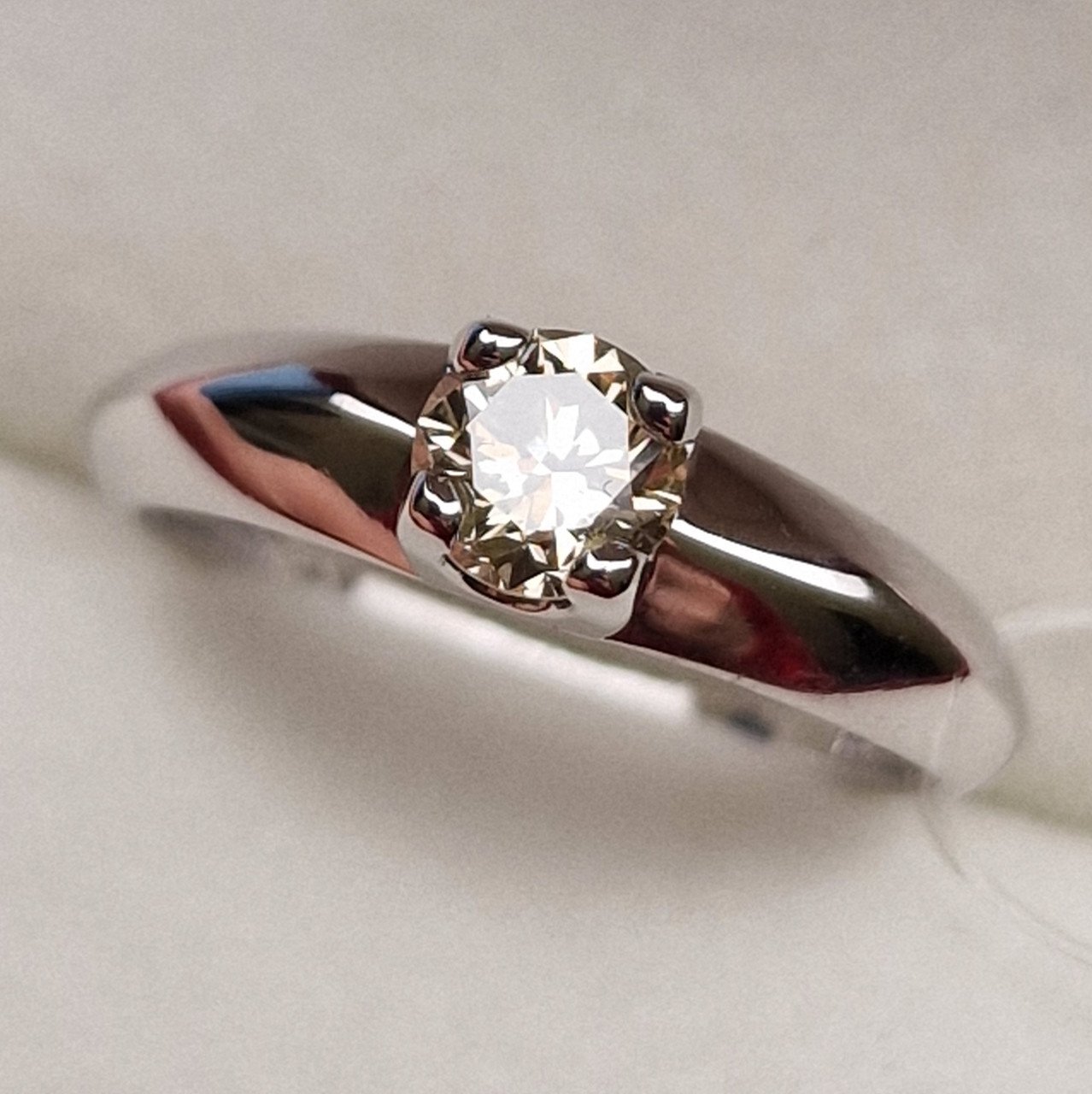 Кольцо Deimantas 98703349 16,5р 1,78гр 0,51ct. купить,NaN