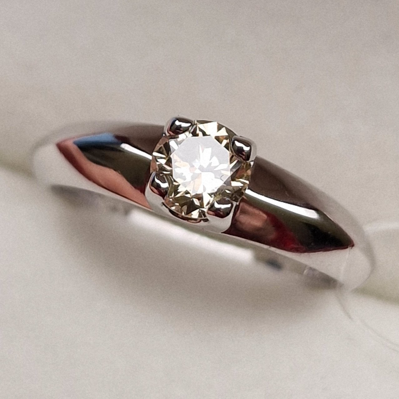 Кольцо Deimantas 98703349 16,5р 1,78гр 0,51ct. купить,NaN