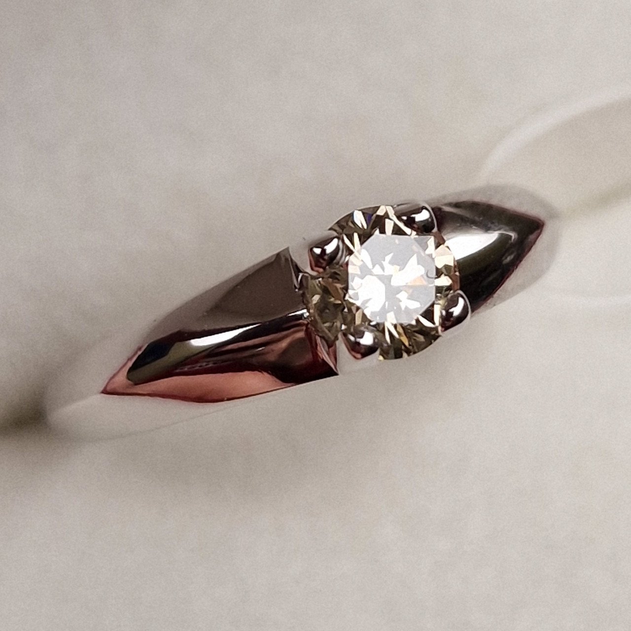 Кольцо Deimantas 98703349 16,5р 1,78гр 0,51ct. купить,NaN