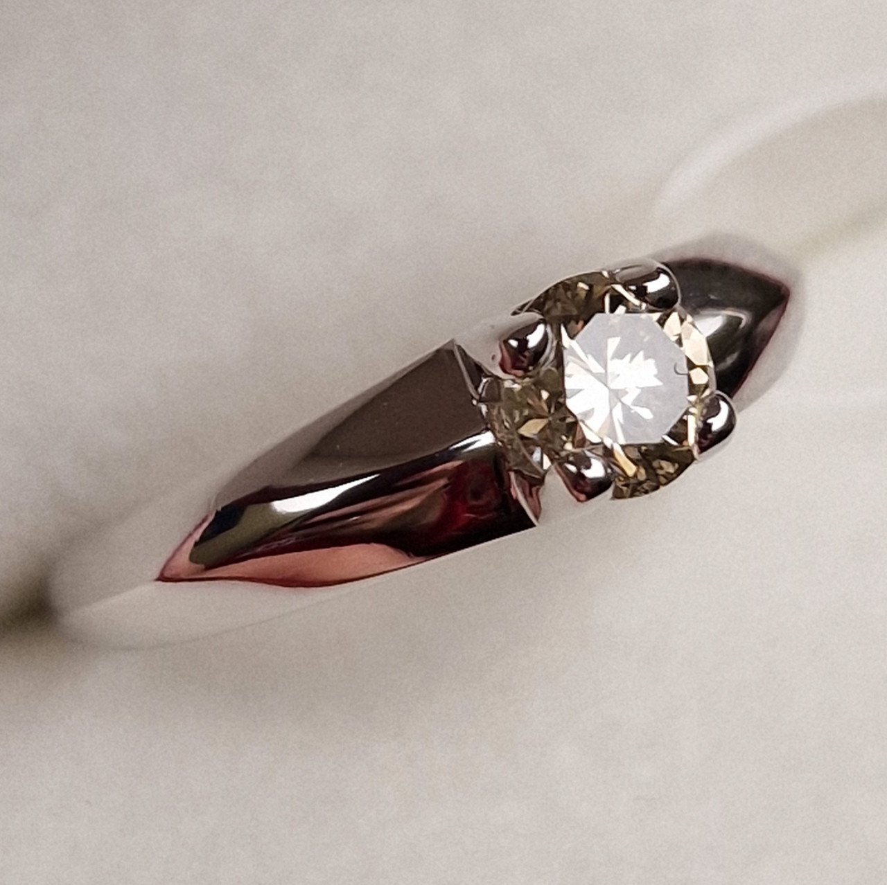 Кольцо Deimantas 98703349 16,5р 1,78гр 0,51ct. купить,NaN