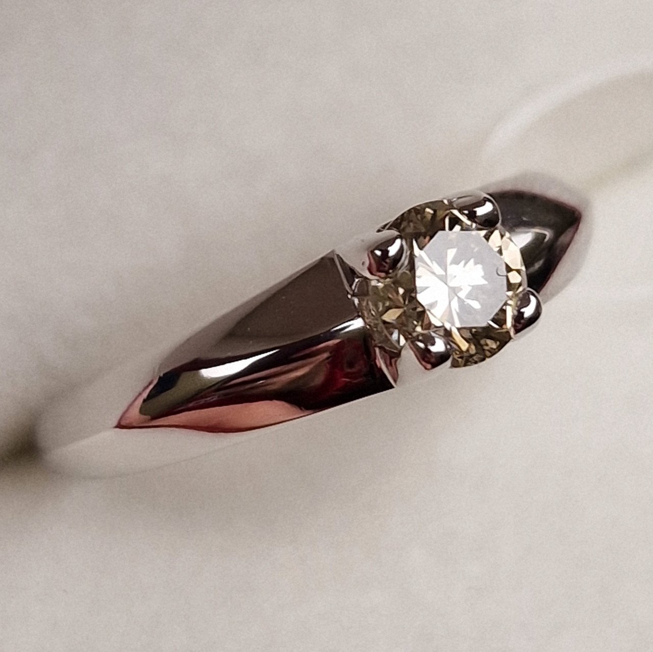 Кольцо Deimantas 98703349 16,5р 1,78гр 0,51ct. купить,NaN