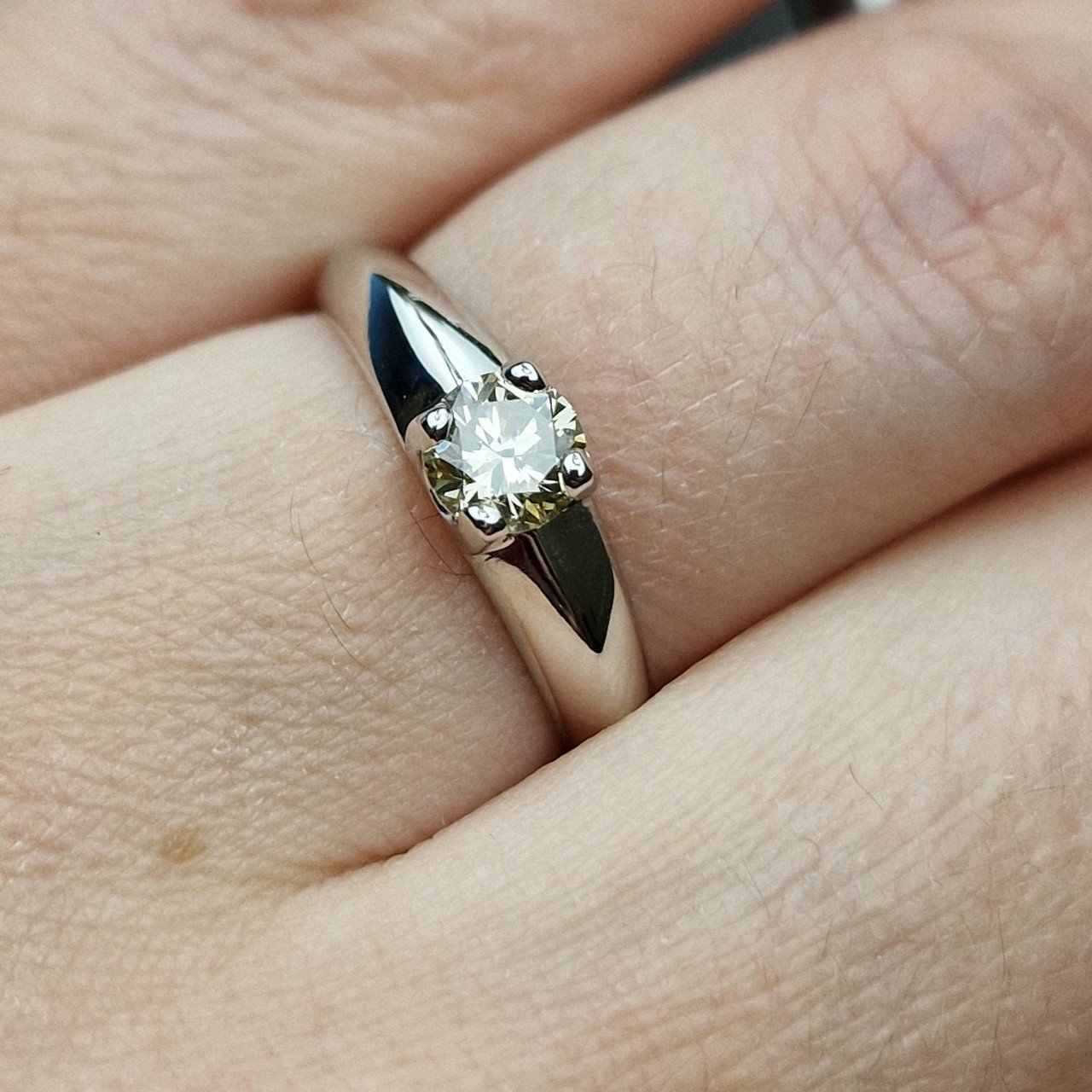 Кольцо Deimantas 98703349 16,5р 1,78гр 0,51ct. купить,NaN