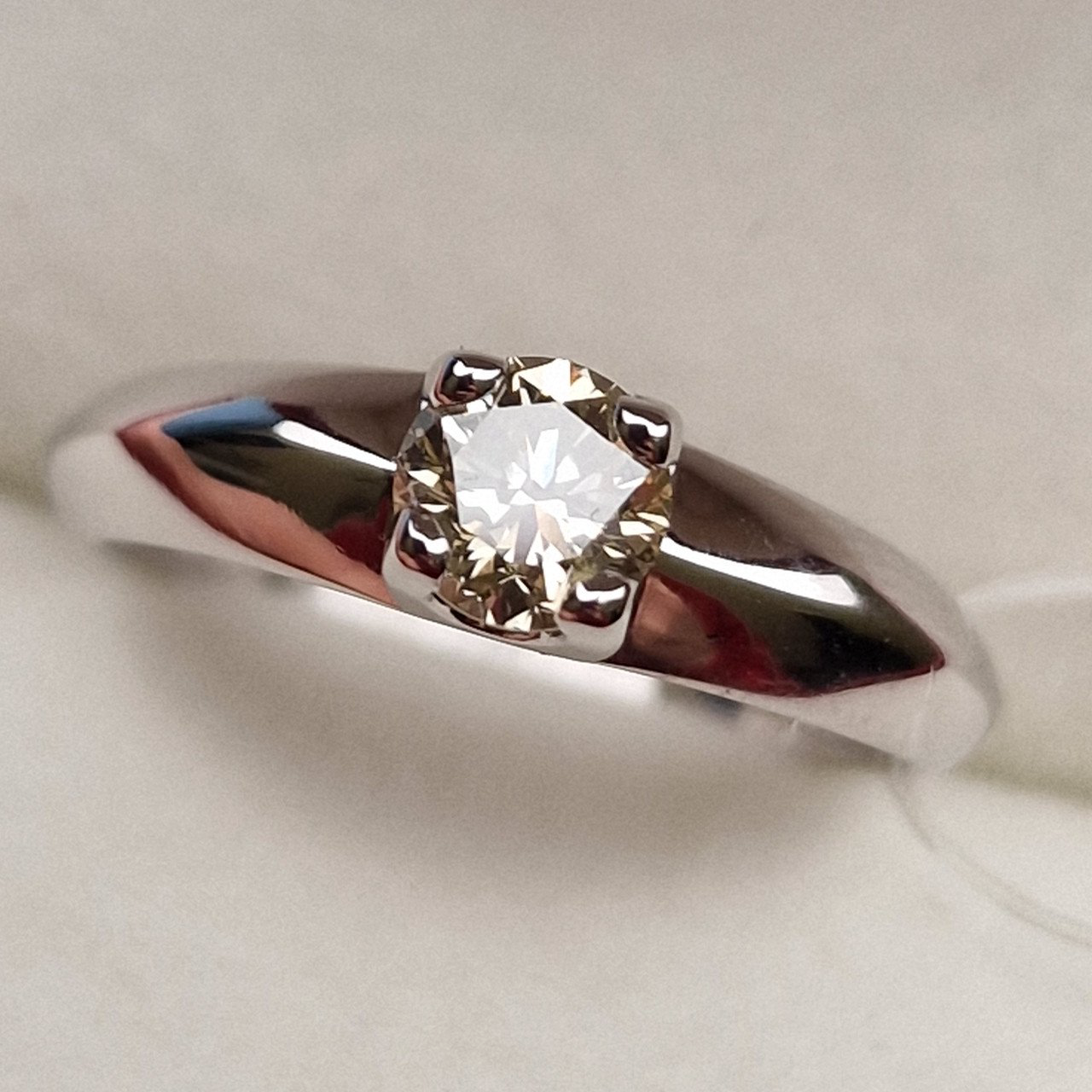 Кольцо Deimantas 98703349 16,5р 1,78гр 0,51ct. купить,NaN