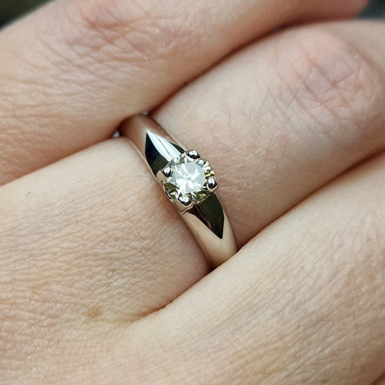 Кольцо Deimantas 98703349 16,5р 1,78гр 0,51ct. купить,NaN