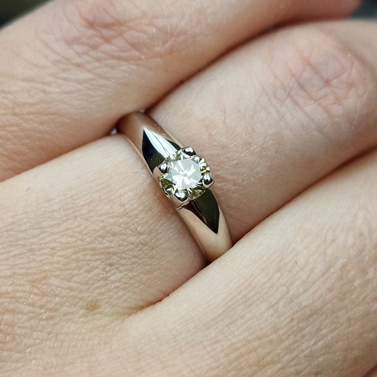 Кольцо Deimantas 98703349 16,5р 1,78гр 0,51ct. купить,NaN