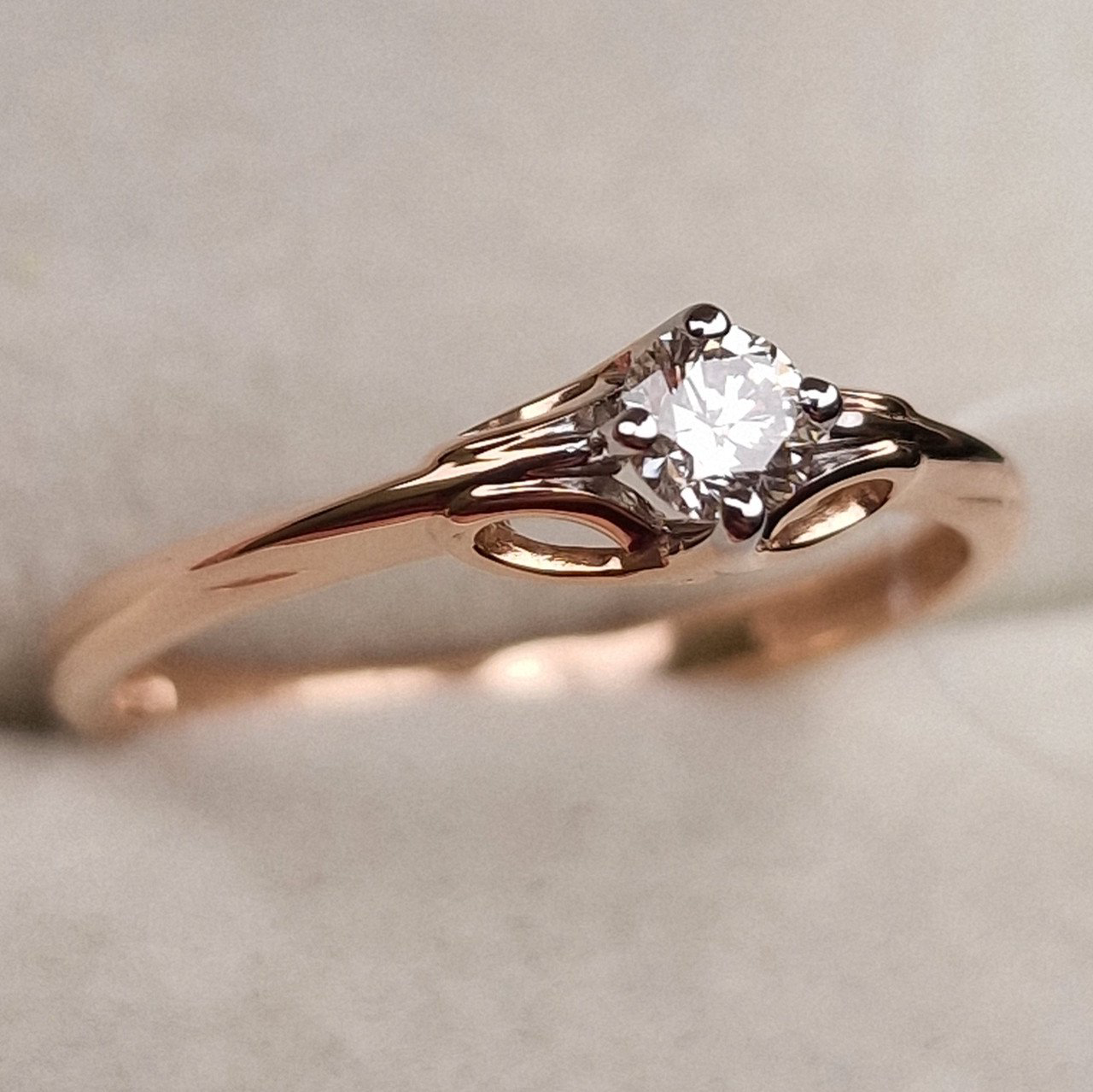 Кольцо Deimantas 98703351 17р 1,5гр 0,17ct. купить,NaN