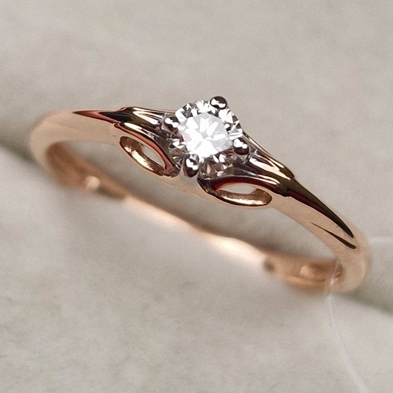 Кольцо Deimantas 98703351 17р 1,5гр 0,17ct. купить,NaN