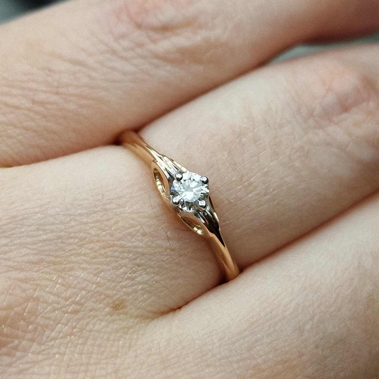 Кольцо Deimantas 98703351 17р 1,5гр 0,17ct. купить,NaN