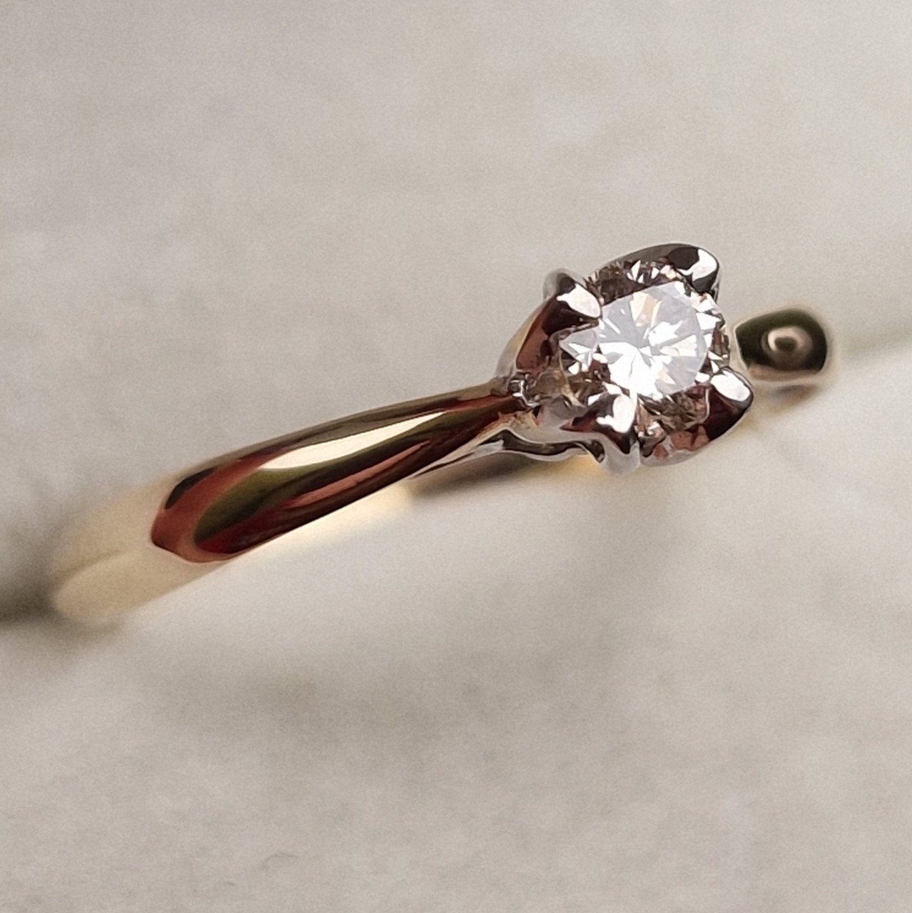 Кольцо Deimantas 98703354 17р 2,05гр 0,24ct. купить,NaN