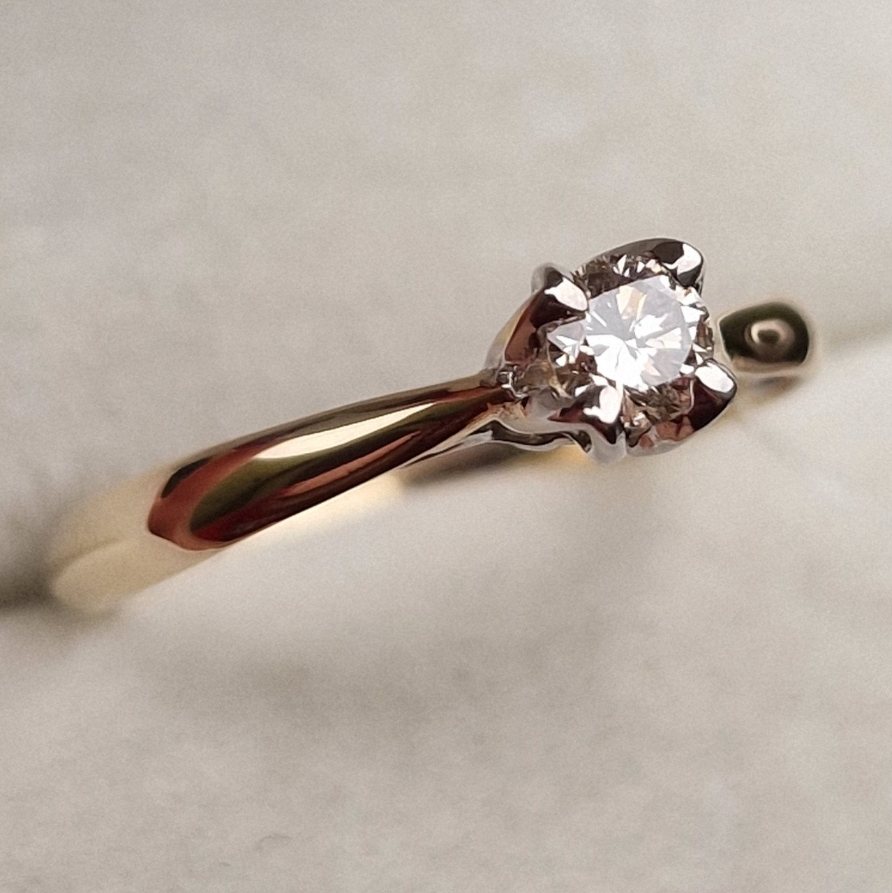 Кольцо Deimantas 98703354 17р 2,05гр 0,24ct. купить,NaN