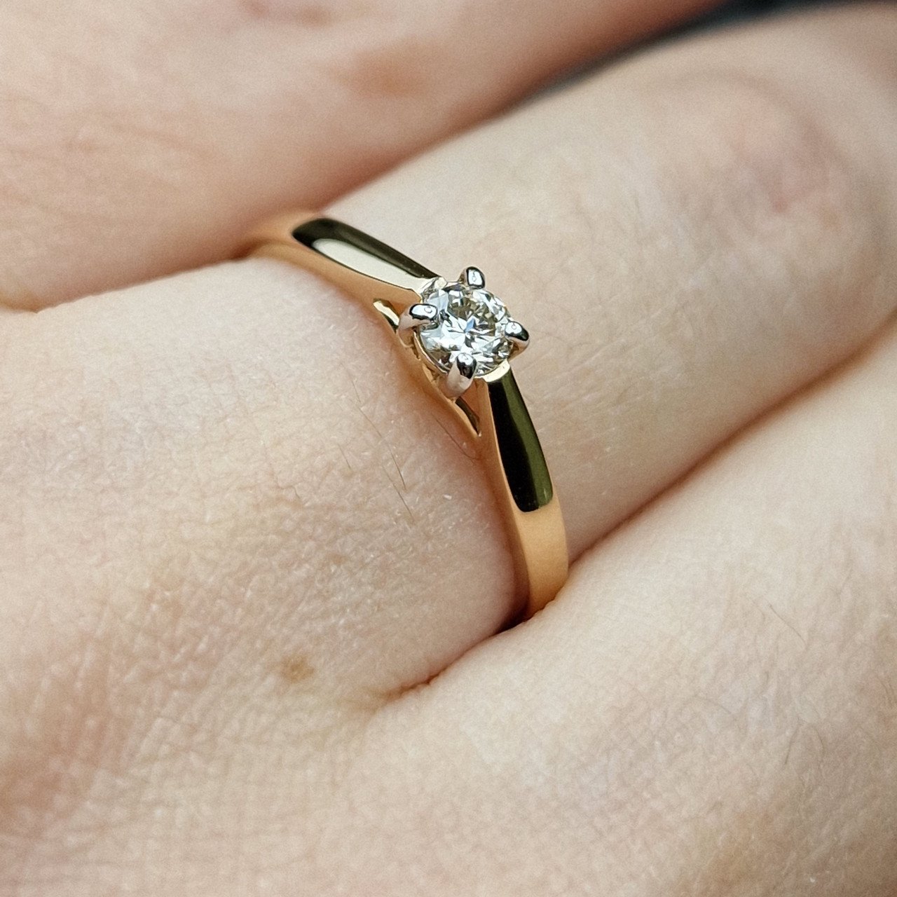 Кольцо Deimantas 98703352 17,5р 1,543гр 0,17ct. купить,NaN
