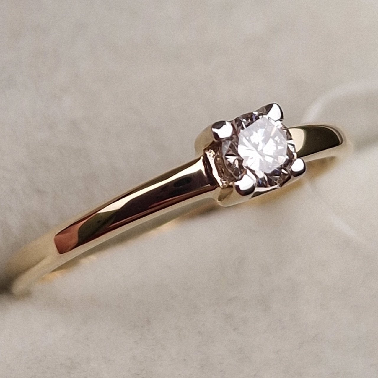 Кольцо Deimantas 98703358 16,5р 1,31гр 0,16ct. купить,NaN