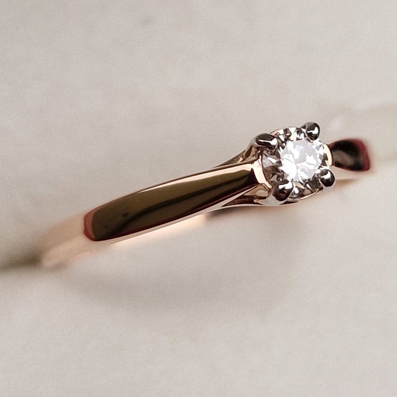 Кольцо Deimantas 98703352 17,5р 1,543гр 0,17ct. купить,NaN